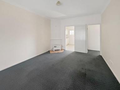 Unit For Lease - NSW - Glen Innes - 2370 - TIDY UNIT  (Image 2)