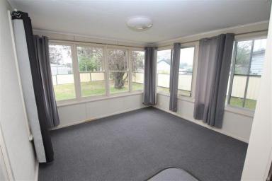 House For Lease - NSW - Tenterfield - 2372 - "For Rent"  (Image 2)