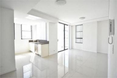 Apartment Leased - NSW - Rosebery - 2018 - Modern 2-Bedroom Apartment with Stunning Views in Rosebery  (Image 2)