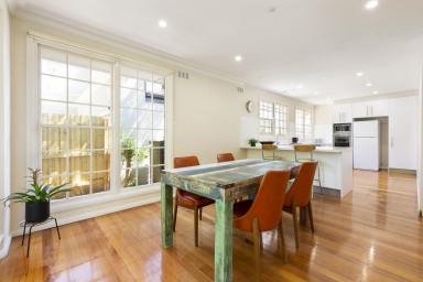 House Leased - VIC - Mount Waverley - 3149 - Ideal Mount Waverley Family Home Available for Rent  (Image 2)