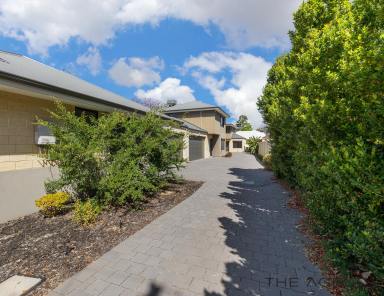 Townhouse For Sale - WA - Cloverdale - 6105 - LOCK & LEAVE  (Image 2)