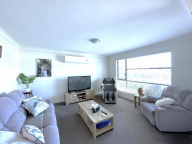 House For Sale - NSW - Gundagai - 2722 - Modern Family Home - Great Location  (Image 2)