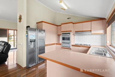 Unit For Lease - VIC - Pakenham - 3810 - Stylish & Convenient 3-Bedroom Gem in Central Pakenham  (Image 2)