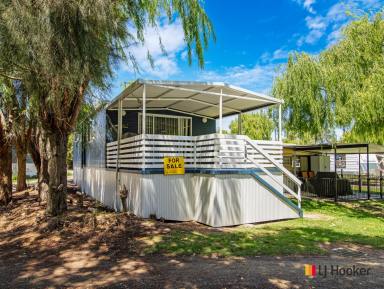 House For Sale - NSW - Tomakin - 2537 - Your Perfect Coastal Getaway......and Pet Friendly !  (Image 2)