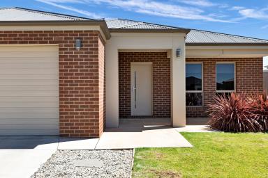 House Sold - VIC - Mildura - 3500 - Why Build - Just move in  (Image 2)