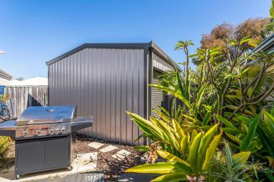 House For Sale - WA - Erskine - 6210 - Perfect family home, with pool, large workshop and extra parking for a boat or caravan  (Image 2)