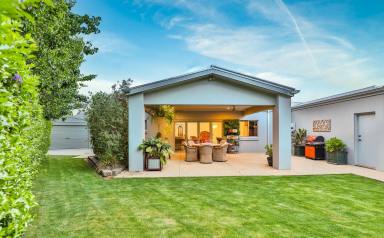 House For Sale - VIC - Mildura - 3500 - MODERN LIVING AT ITS BEST  (Image 2)