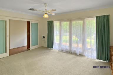 House For Lease - NSW - Dubbo - 2830 - Three Bedroom Home in Quiet South Dubbo Location  (Image 2)