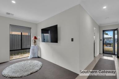 House For Sale - WA - Wellard - 6170 - A HOME DESIGNED FOR MODERN LIVING  (Image 2)