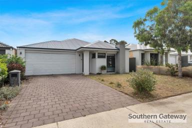 House For Sale - WA - Wellard - 6170 - A HOME DESIGNED FOR MODERN LIVING  (Image 2)