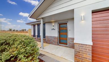 Duplex/Semi-detached Leased - NSW - Dubbo - 2830 - Luxury living!  (Image 2)