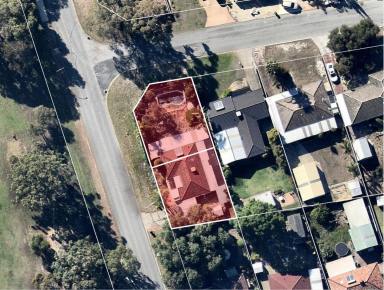 House For Sale - WA - Beechboro - 6063 - Renovator’s Delight with Endless Potential for subdivision  (Image 2)