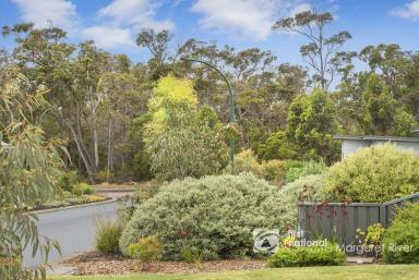 House For Sale - WA - Margaret River - 6285 - PREMIUM HOME LOCATED IN DARCH VIEW BROOK  (Image 2)