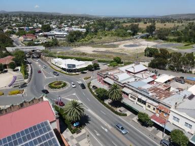 Office(s) For Sale - NSW - Muswellbrook - 2333 - MIXED COMMERCIAL PREMISES WITH OFFICE BUSINESS SUITE AND RESIDENTIAL FLATS  (Image 2)