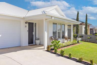 House For Lease - VIC - Swan Hill - 3585 - Dream home for Rent  (Image 2)