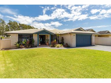 House Sold - NSW - Forster - 2428 - Spacious Family Living with Pool, Reserve Backdrop & Entertainer’s Appeal  (Image 2)