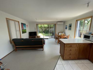 Villa For Lease - TAS - New Town - 7008 - Location Location!!  (Image 2)