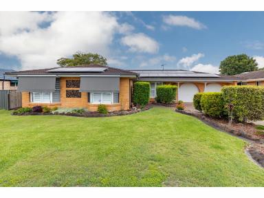 House Sold - NSW - Tuncurry - 2428 - CHARMING BRICK & TILE HOME IN TUNCURRY  (Image 2)