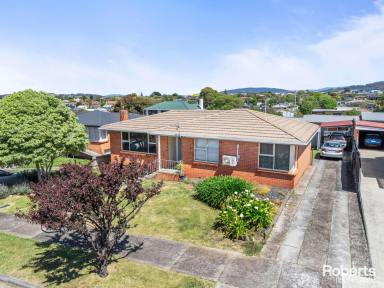 House For Sale - TAS - Devonport - 7310 - ATTENTION Savvy Investors and 1st Home Buyers  (Image 2)