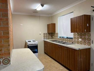 Unit Leased - NSW - Forster - 2428 - 2 bedroom Central Unit  (Image 2)