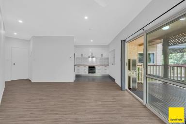 Apartment For Sale - QLD - Kamerunga - 4870 - Renovated, First Floor Apartment - Invest or First Nest!  (Image 2)