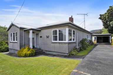 House For Sale - TAS - Nubeena - 7184 - Endless Potential in the Heart of this Quaint Seaside Community!  (Image 2)