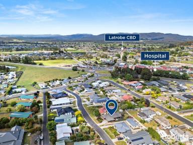 House For Sale - TAS - Latrobe - 7307 - Effortless Living on Mountain View Rise  (Image 2)