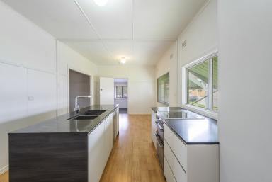 House For Sale - NSW - South Grafton - 2460 - GOOD QUALITY INVESTMENT, WALKING DISTANCE OF SCHOOLS  (Image 2)