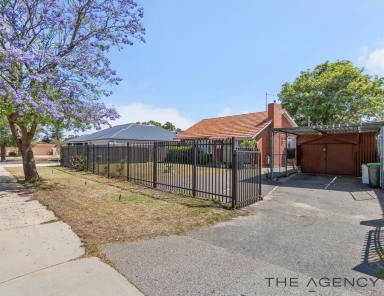 House For Sale - WA - Redcliffe - 6104 - Character, Convenience, and a Huge Block!  (Image 2)