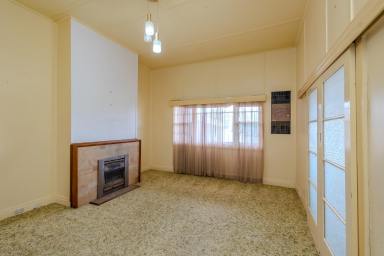 House For Sale - VIC - Ouyen - 3490 - Beautiful character home!  (Image 2)