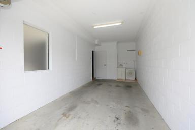 Townhouse For Lease - QLD - Manoora - 4870 - Extra Large Townhouse - Garage - Pool  (Image 2)