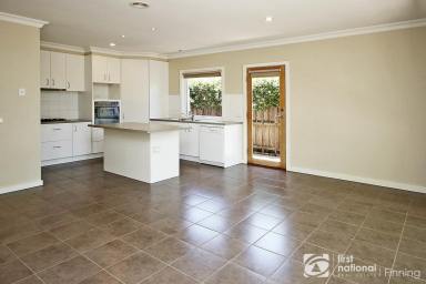 House Leased - VIC - Botanic Ridge - 3977 - Calling all golfers  (Image 2)