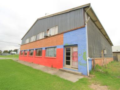 Industrial/Warehouse Sold - VIC - Bairnsdale - 3875 - FACTORY/STORAGE  (Image 2)