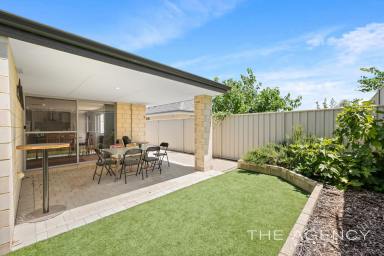 House For Sale - WA - Golden Bay - 6174 - Move Right In or Rent Me Out – Impressive Modern 4x2 Home  (Image 2)