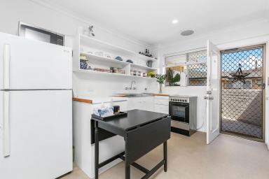 Apartment Sold - WA - South Perth - 6151 - Stylish, Top Floor Apartment with City Views  (Image 2)