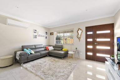 Townhouse For Lease - QLD - Centenary Heights - 4350 - Executive Unit in Private Complex  (Image 2)