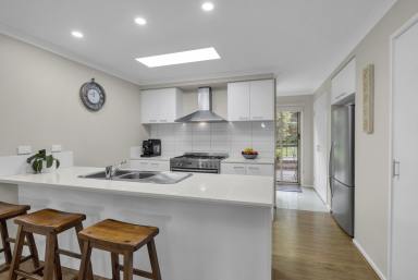 House For Sale - VIC - Drouin - 3818 - Sensational Family Living with a Premium Address  (Image 2)