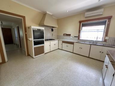 House Leased - NSW - Cooma - 2630 - Stylish and Spacious 3 Bedroom House in Cooma  (Image 2)