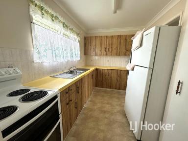 House For Sale - NSW - Inverell - 2360 - Compact & Tidy Home on Albion Hill!  (Image 2)