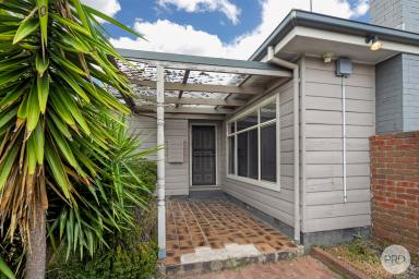 House For Lease - VIC - Wendouree - 3355 - THREE BEDROOM HOME ON A LOVELY QUIET STREET IN HIGHLY SOUGHT POCKET OF WENDOUREE  (Image 2)