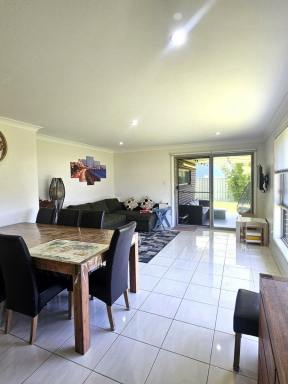 House For Lease - NSW - Old Bar - 2430 - Spacious Modern Family Home in Quiet Cul-de-Sac  (Image 2)