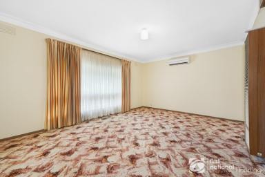 Unit For Sale - VIC - Cranbourne - 3977 - A CENTRALLY LOCATED ALL-ORIGINAL CLASSIC  (Image 2)