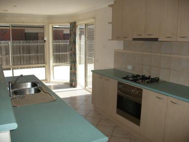 House For Lease - VIC - Eastwood - 3875 - SPACIOUS FAMILY HOME IN EASTWOOD  (Image 2)