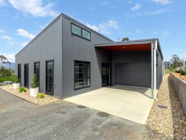 House For Sale - NSW - Bemboka - 2550 - IMMACULATE NEW HOME ON HALF AN ACRE  (Image 2)