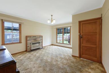 House For Sale - VIC - Warragul - 3820 - Original and Untouched - Perfect for Starters  (Image 2)