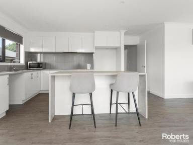 Unit For Sale - TAS - Newnham - 7248 - NEWNHAM UNIT  (Image 2)