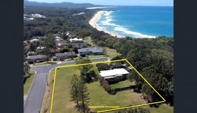 House For Sale - NSW - Sapphire Beach - 2450 - Stunning Prime Headland Position  (Image 2)