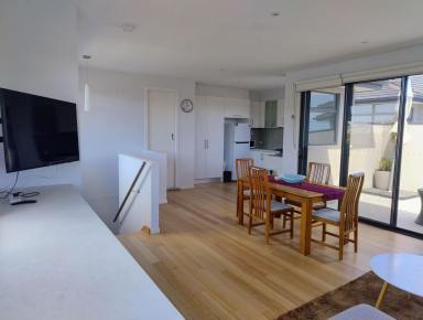 Townhouse For Lease - VIC - Brunswick - 3056 - SHARE HOUSE - Bedroom available >3months - Fully furnished with all bills included!  (Image 2)