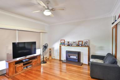 House For Sale - VIC - Mildura - 3500 - THIS IS LIVIN BARRY  (Image 2)