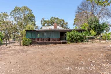 Acreage/Semi-rural For Sale - WA - Wooroloo - 6558 - "Rustic Retreat"  (Image 2)